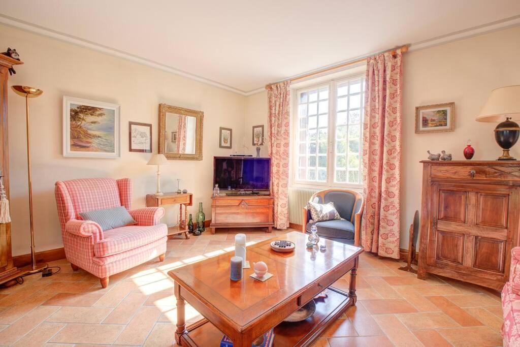 Bois Et Chiffons Famille Et Confort Siorac-en-Périgord Esterno foto