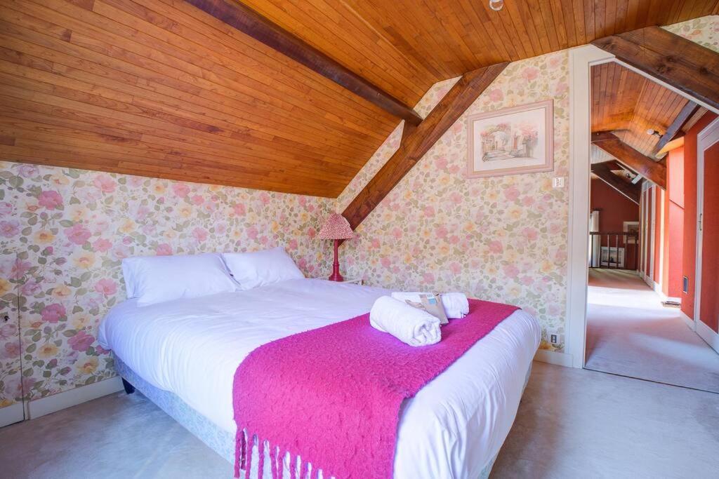 Bois Et Chiffons Famille Et Confort Siorac-en-Périgord Esterno foto